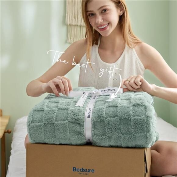 Bedsure GentleSoft Sage Green Throw Blanket for Couch - Checkered Fleece - Picture 9 of 16